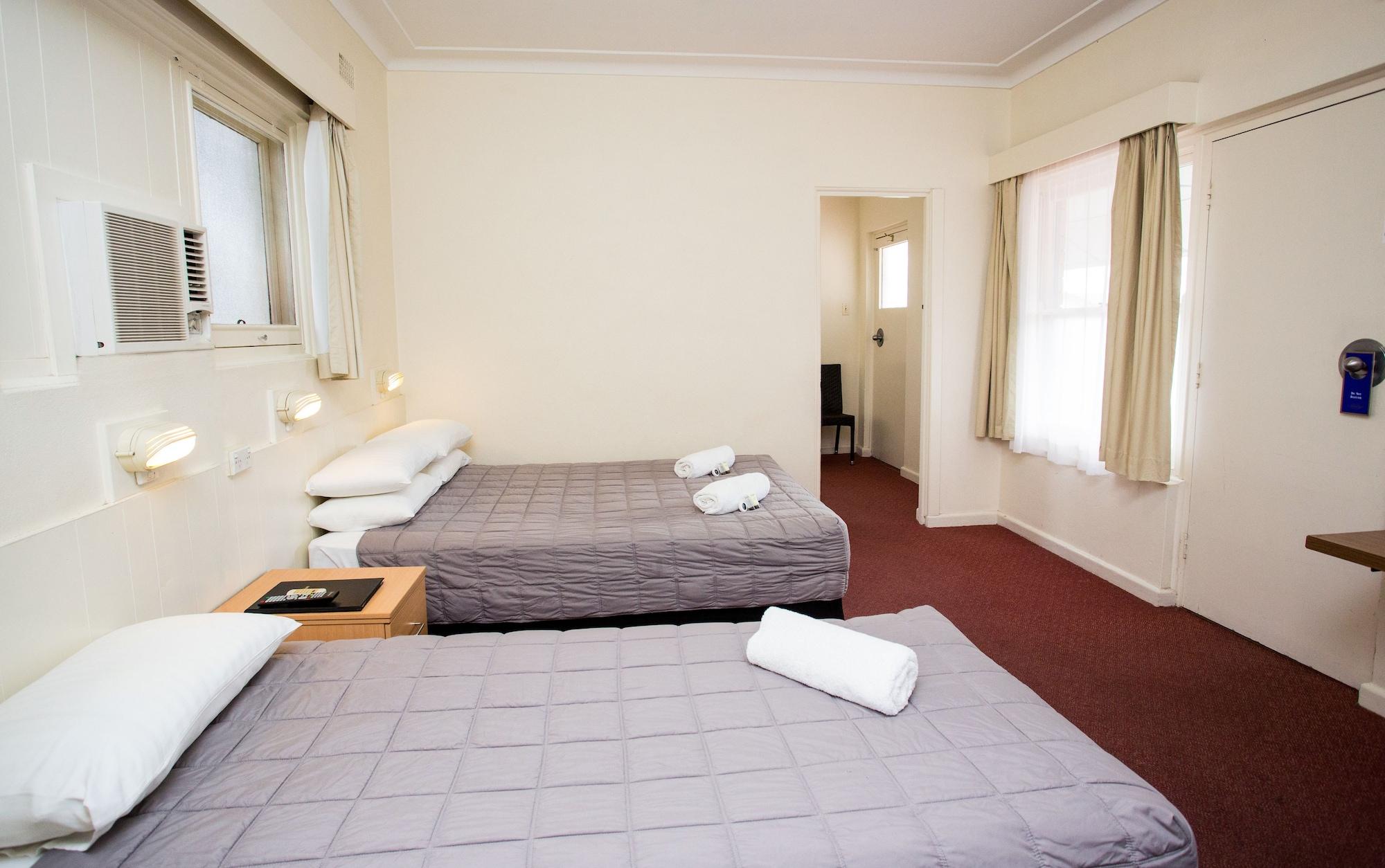 Cowra Motor Inn Экстерьер фото