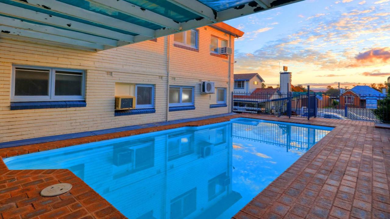Cowra Motor Inn Экстерьер фото