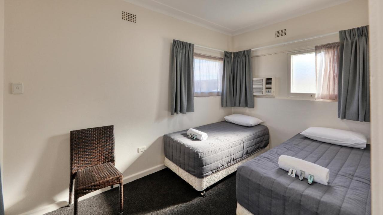 Cowra Motor Inn Экстерьер фото