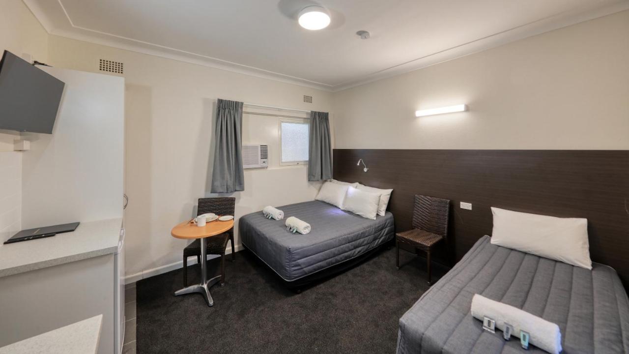 Cowra Motor Inn Экстерьер фото