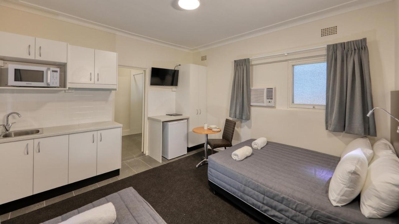 Cowra Motor Inn Экстерьер фото