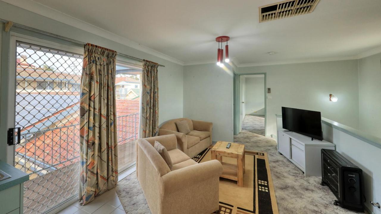 Cowra Motor Inn Экстерьер фото